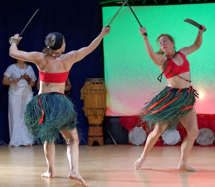 Professora Sereia and Instrutora Ciranda